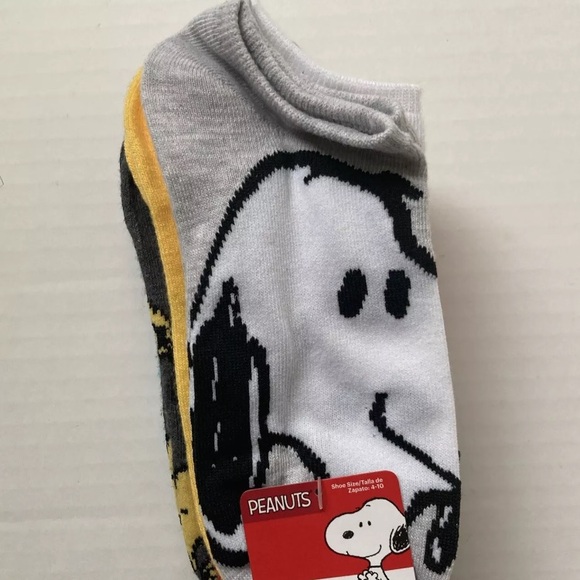 Peanuts Women’s No Show Socks 6 Pairs - Picture 8 of 8